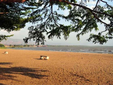 Saga Beach nad jeziorem Tanganika
